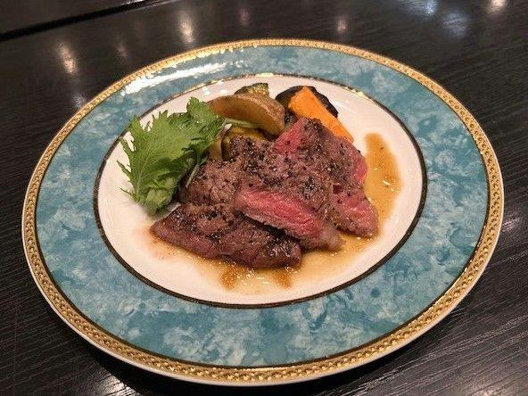 Steak daging sapi domestik yang empuk