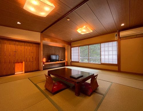 【客室】紫陽花　和室12畳　バストイレ付き