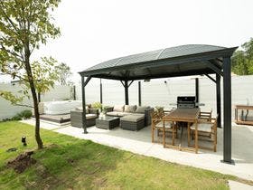 LUCY　RESORT（ルーシーリゾート）