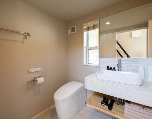 洗面所・トイレ（トレーラーハウス）