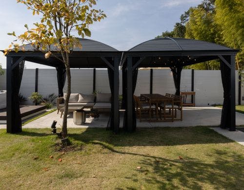 アウトドアリビング（セーラムトレーラー）