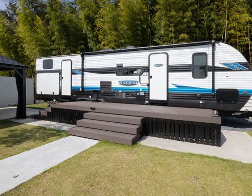 外観一例（セーラムトレーラーハウス）