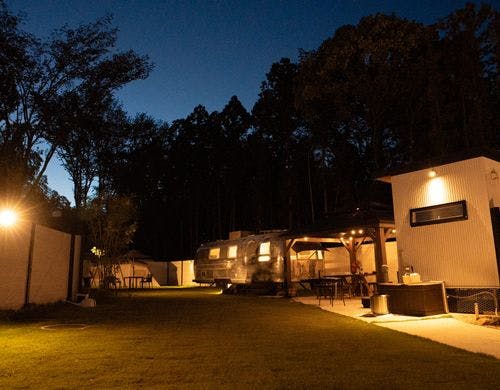 夜の雰囲気（エアストリーム）