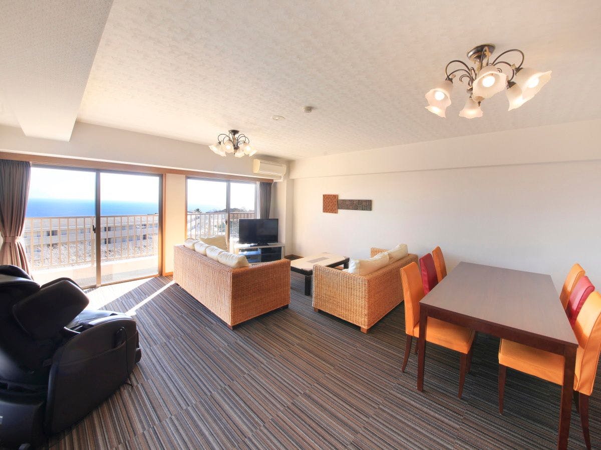 【Contoh Kamar Deluxe】