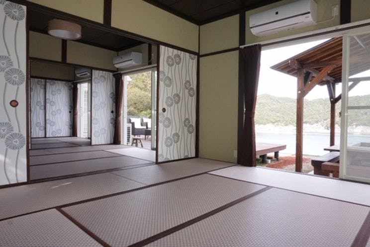 Tsubaki House