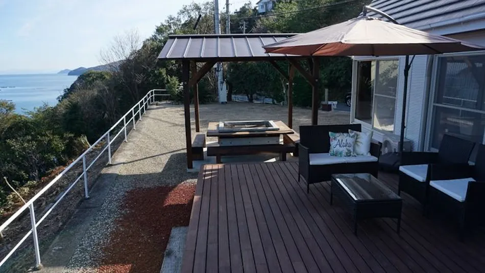 Tsubaki House
