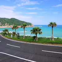 Garis pantai "Nichinan Kaigan" yang membentang ke selatan dari Kota Miyazaki.