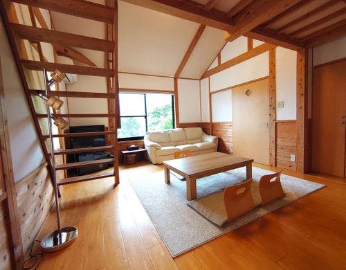 ロフト付き和洋室16畳【ヒマワリ】