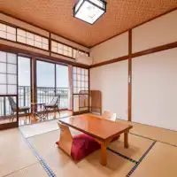 *Bilik/Ini adalah bilik gaya Jepun yang ringkas dan tradisional.