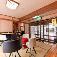 *Sila duduk di sofa lobi untuk berbual.