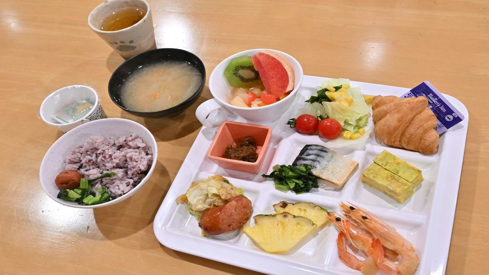Iriomote Island Jungle Hotel Painumaya