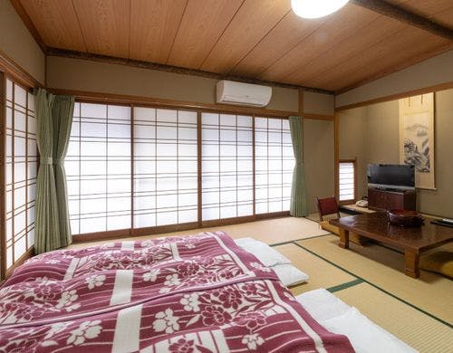 湖畔の寛ぎ和室10畳