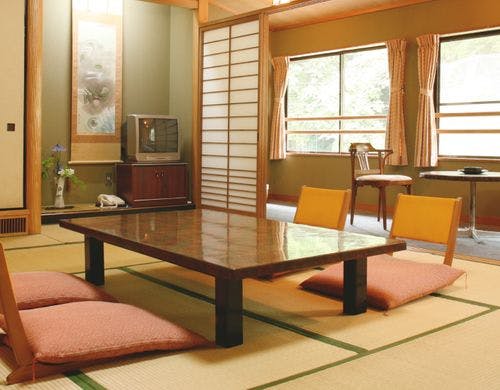 湖畔の寛ぎ和室10畳
