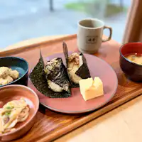 ข้าวปั้นสามเหลี่ยม