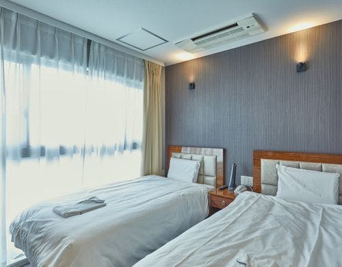 13.5平方メートル定員：2名ベッド幅：100cm