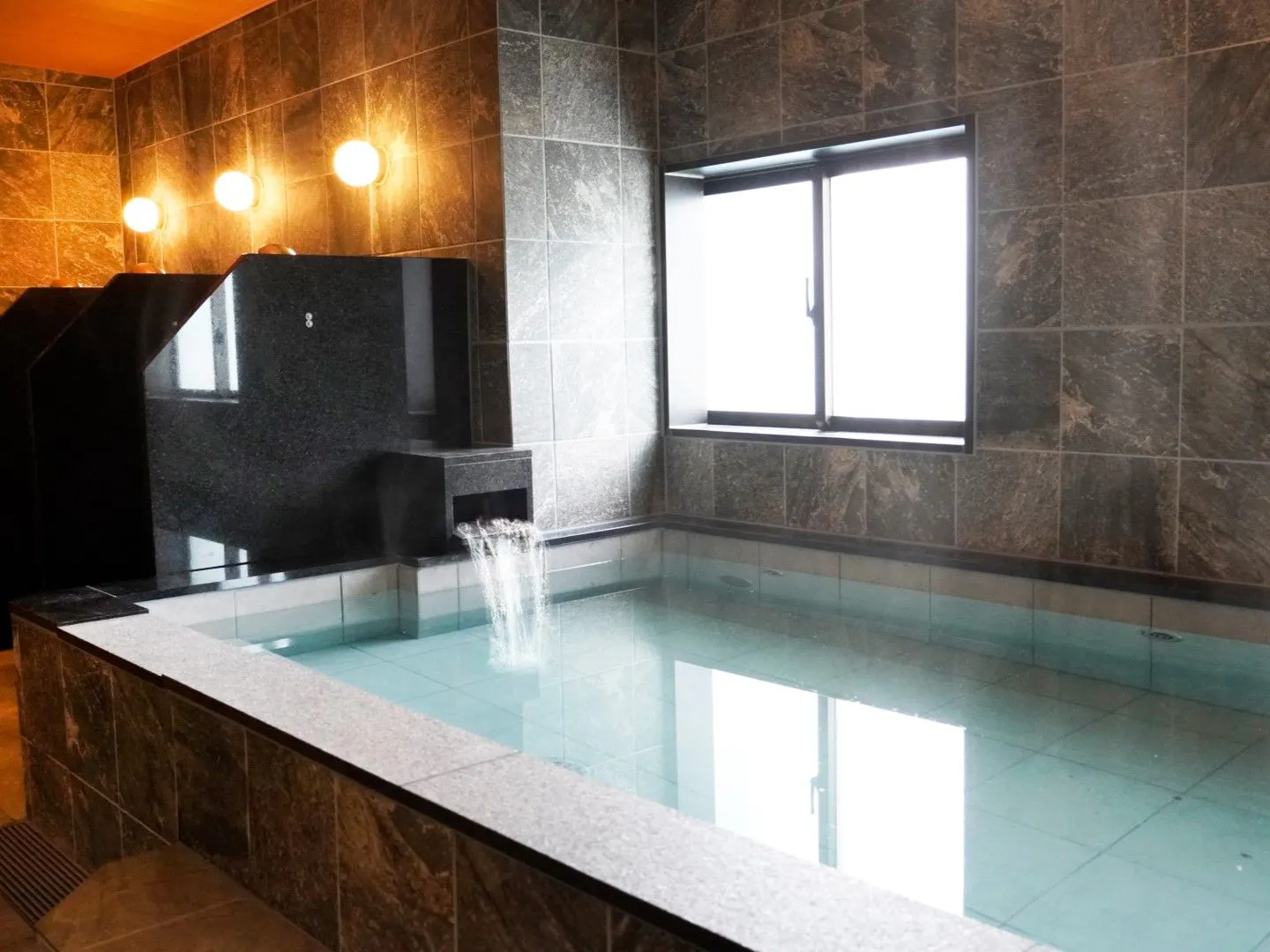 대욕장 '아지사이노유'