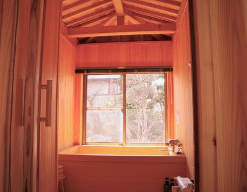 天井も高く開放的なお風呂で日頃の疲れを癒