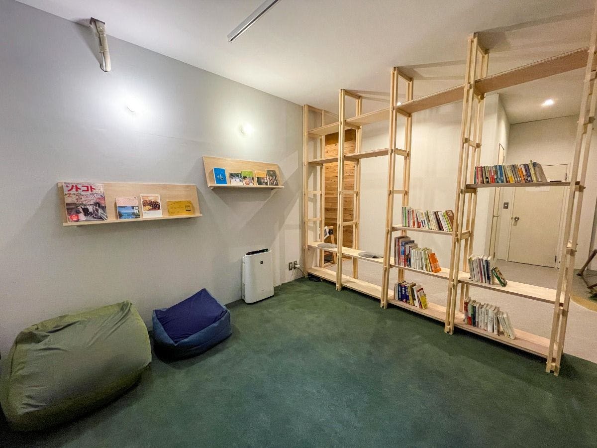 ชั้น 2 ห้องสมุด MARUYA