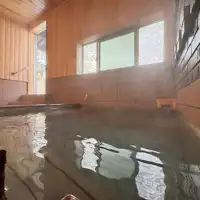 น้ำพุร้อน อ่างอาบน้ำในร่ม ฝ่ายชาย