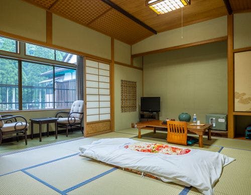 １０畳トイレ付和室。落ち着く和空間