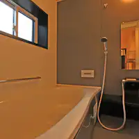 寬敞的浴室,可舒適地伸展雙腿。