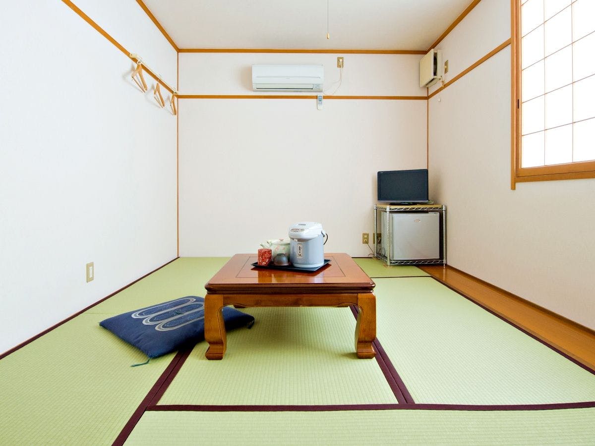 ห้องสไตล์ญี่ปุ่น 6 เสื่อ (ไม่มีอ่างอาบน้ำ มีห้องน้ำ)