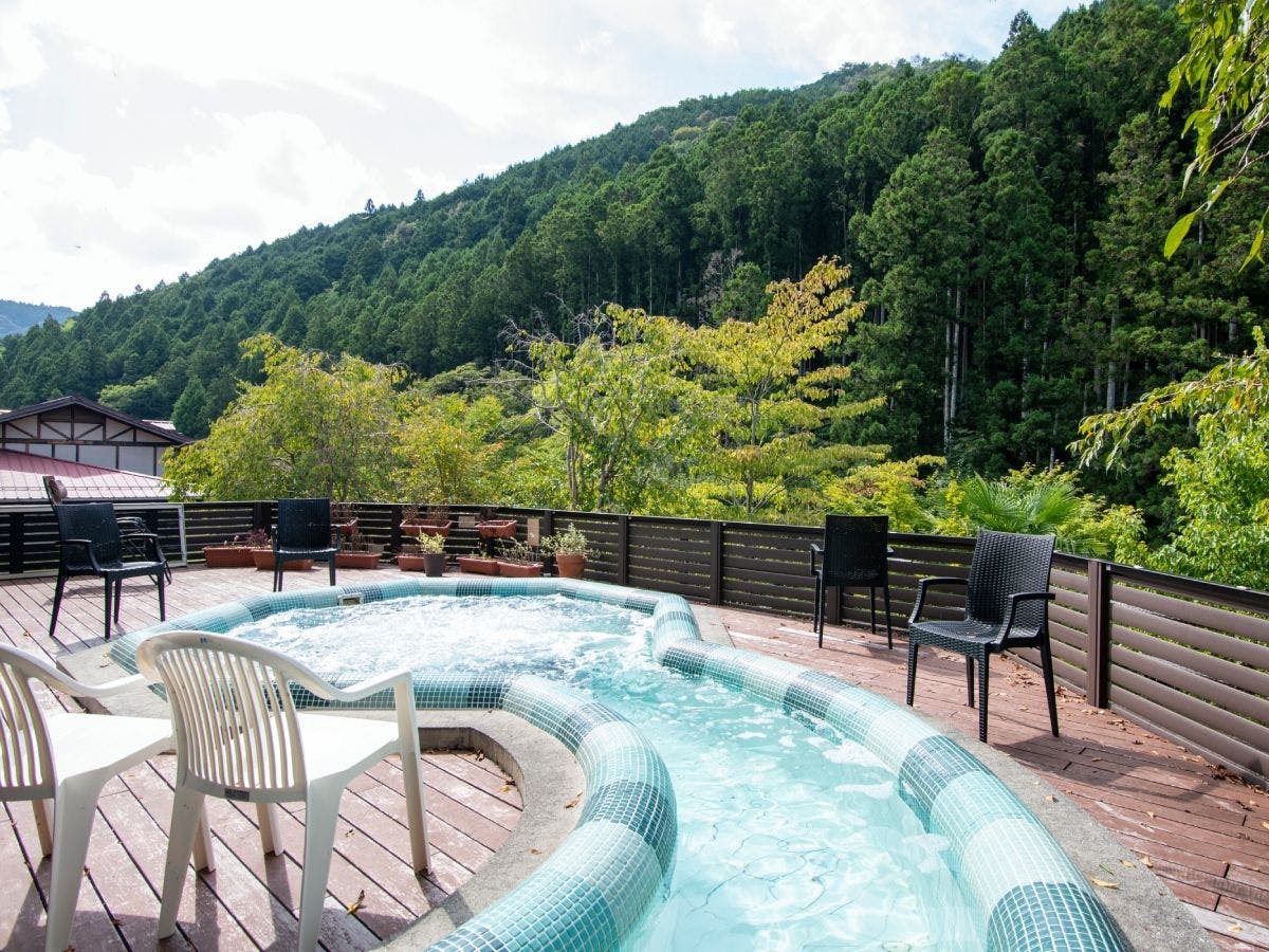 Hosenbo Lodge