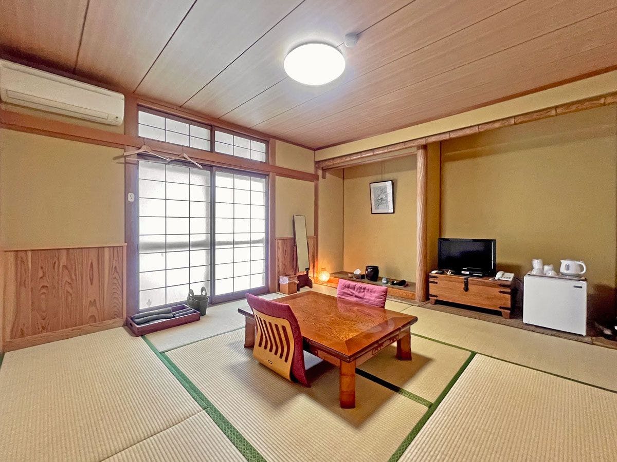 【อาคารหลัก】ห้องสไตล์ญี่ปุ่น 8 เสื่อ ทาทามิ