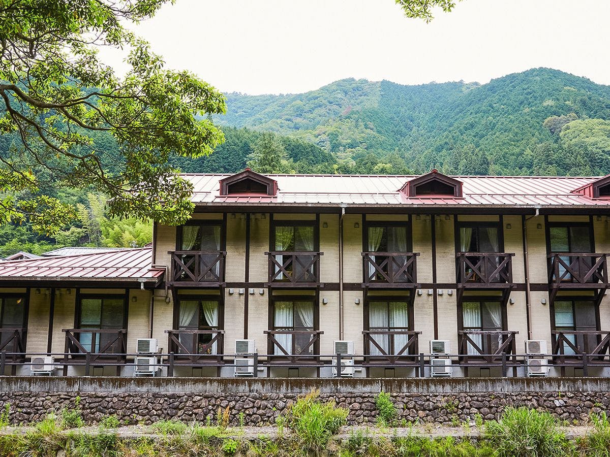 Hosenbo Lodge
