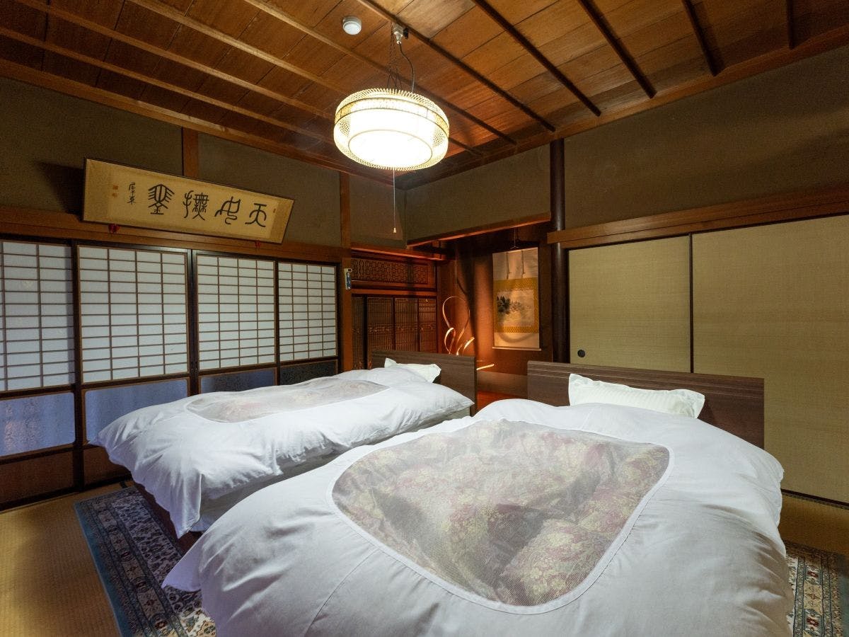 *【อาคารใหม่ชั้นสาม】10 เสื่อ + 8 เสื่อ: เตียง