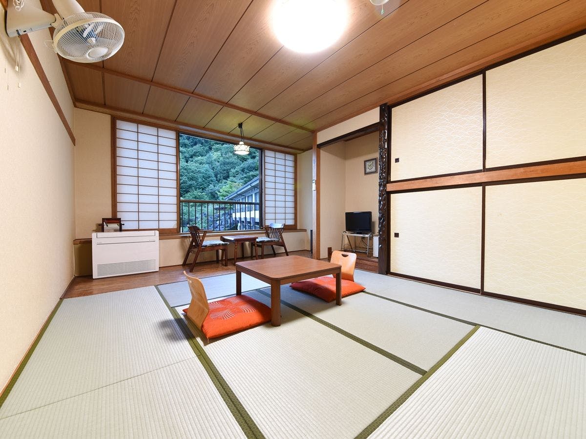 Ashiyasu Onsen Iwaenkan