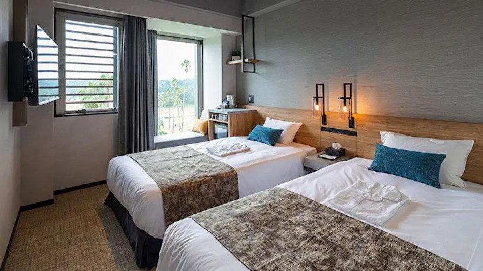 GOLF & RESORT HOTEL Golden Palm Springs