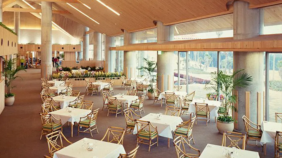 GOLF & RESORT HOTEL Golden Palm Springs
