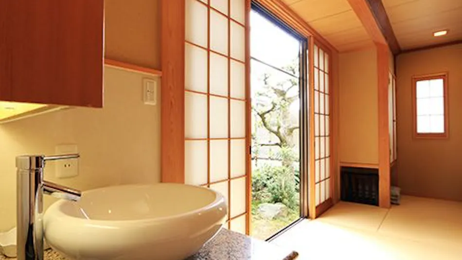 Satsu Onsen: Kameya, an Inn with an Indoor Bath Scented by the Sea Breeze