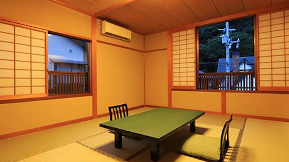 Satsu Onsen: Kameya, an Inn with an Indoor Bath Scented by the Sea Breeze