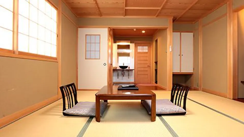 Satsu Onsen: Kameya, an Inn with an Indoor Bath Scented by the Sea Breeze
