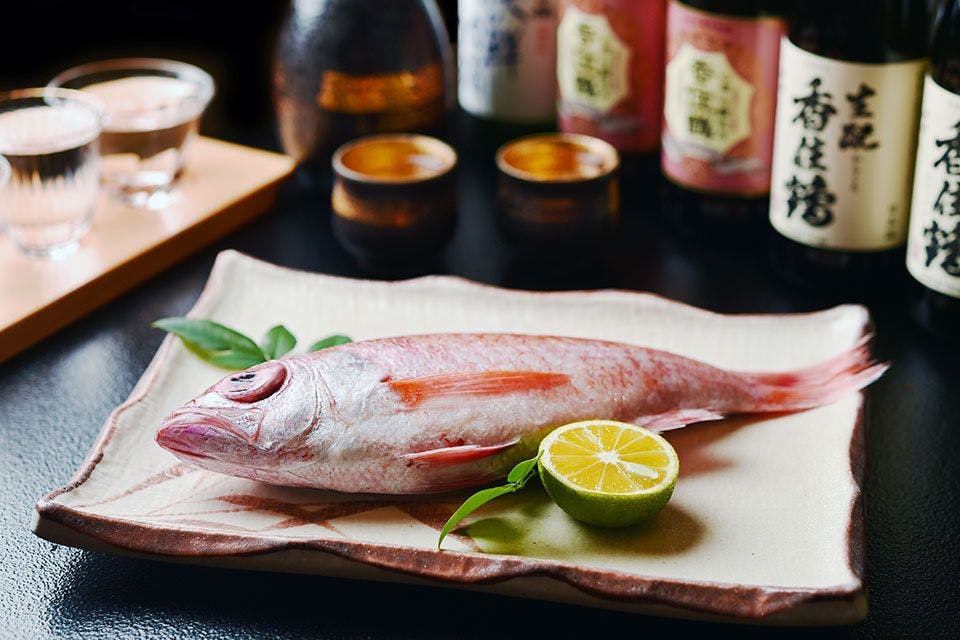 Satsu Onsen: Kameya, an Inn with an Indoor Bath Scented by the Sea Breeze