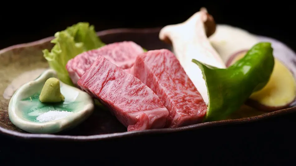 Satsu Onsen: Kameya, an Inn with an Indoor Bath Scented by the Sea Breeze