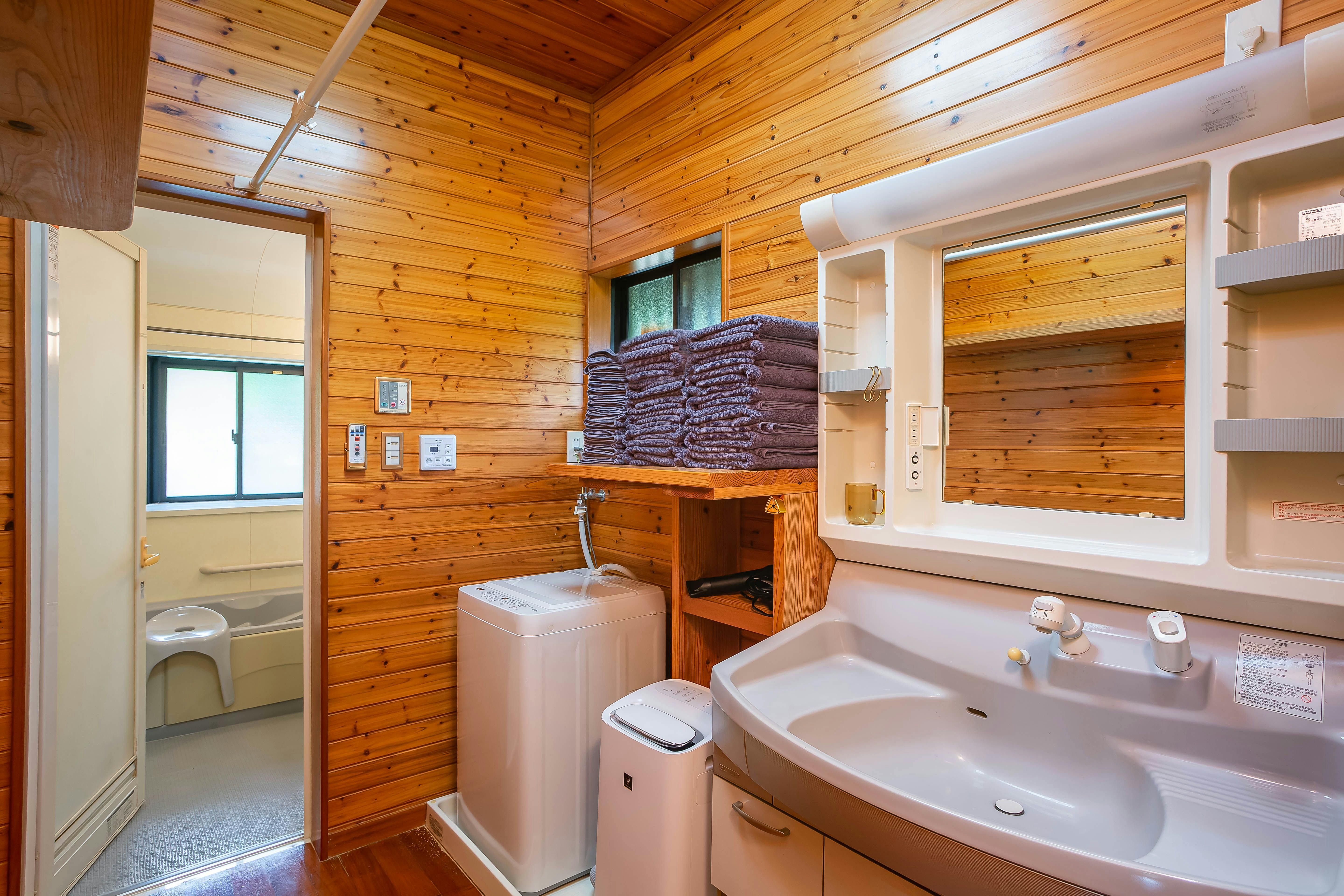 Accommodation for Large Groups: Amami Oshima Whole House Rental - Kise