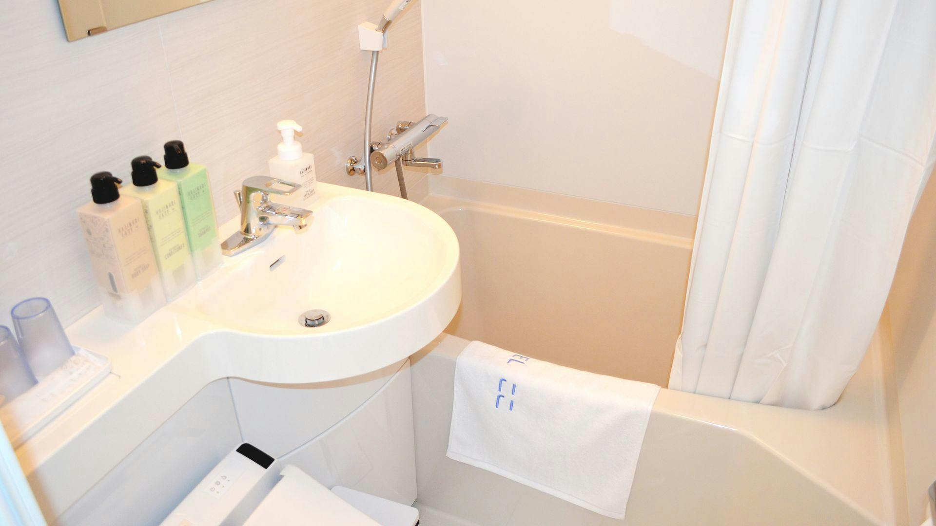 Semua kamar dilengkapi dengan kamar mandi unit.