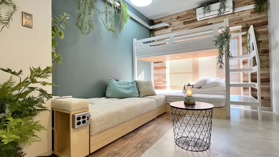 365BASE Outdoor Hostel