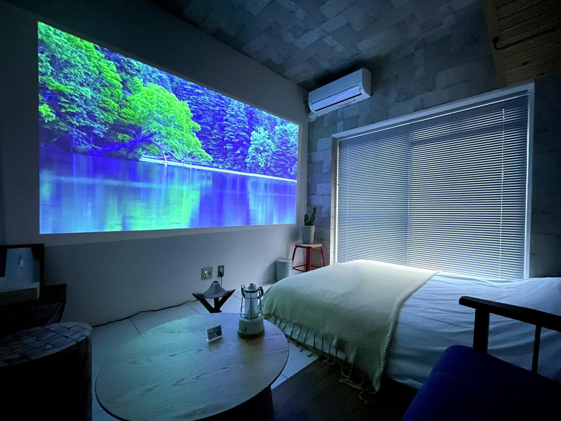 พักผ่อนอย่างสุขสบายกับโปรเจคเตอร์จอยักษ์!