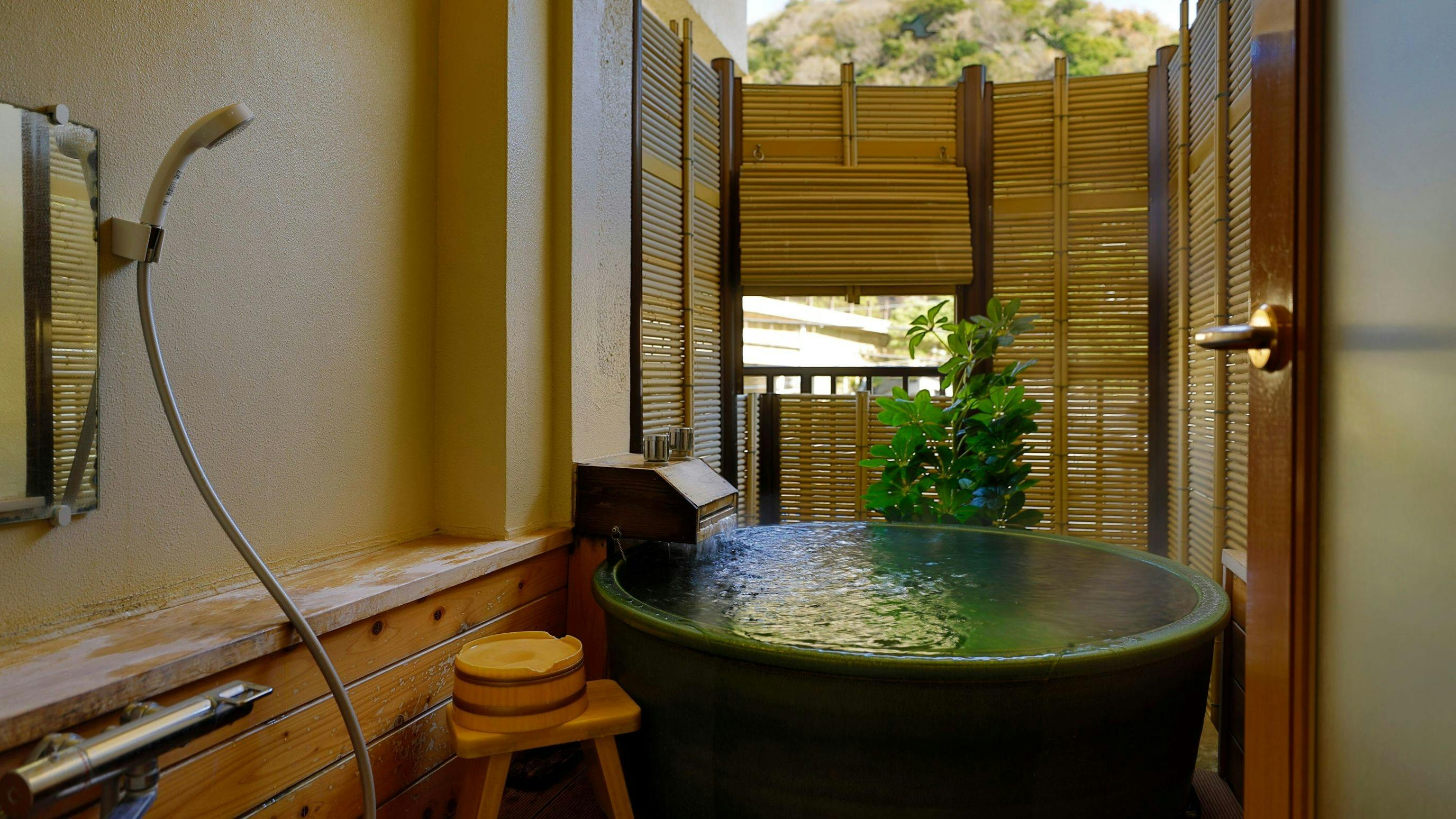 Kumomi Onsen Hamadoraku