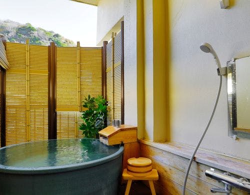 ペット不可｜海側10畳｜半露天風呂付き和室