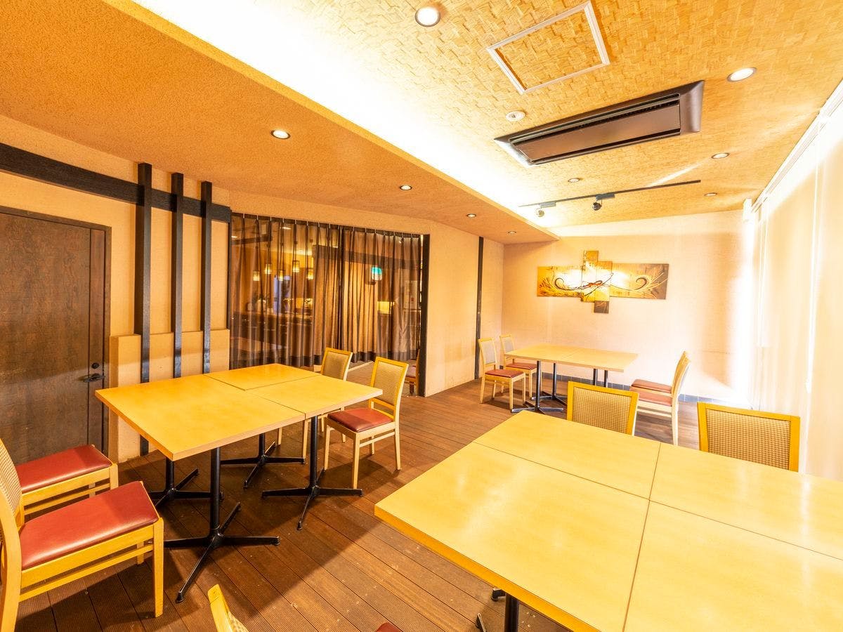 ห้องอาหารญี่ปุ่นและตะวันตก Shoka