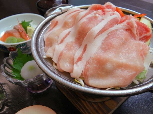【อาหารเย็น】หมูมักกี้ย่างบนกระทะเซรามิกที่เพิ่มความอร่อย