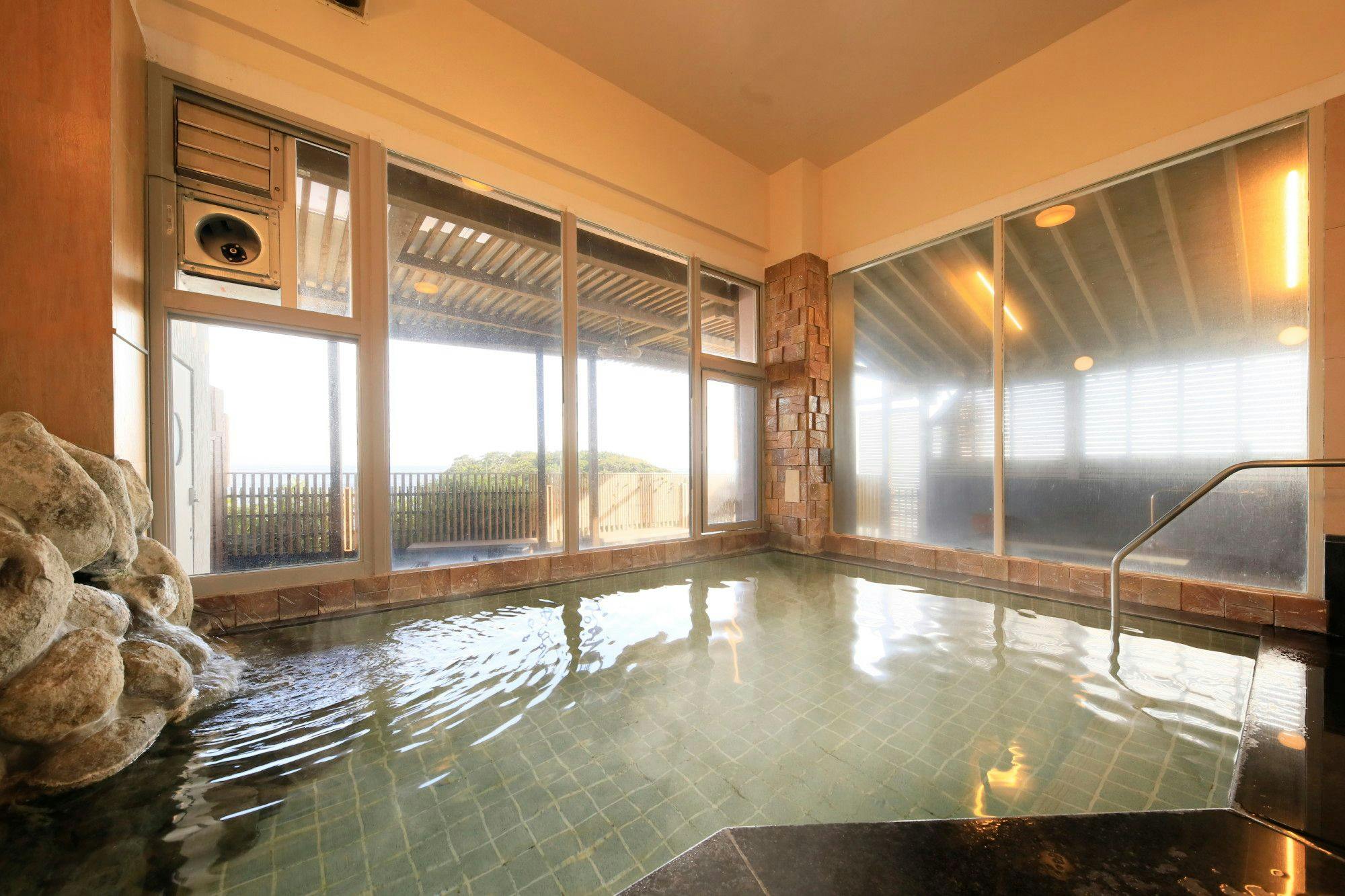 Ocean View Hiromi SPA Hotel: Inn with Hot Springs and Spectacular Views