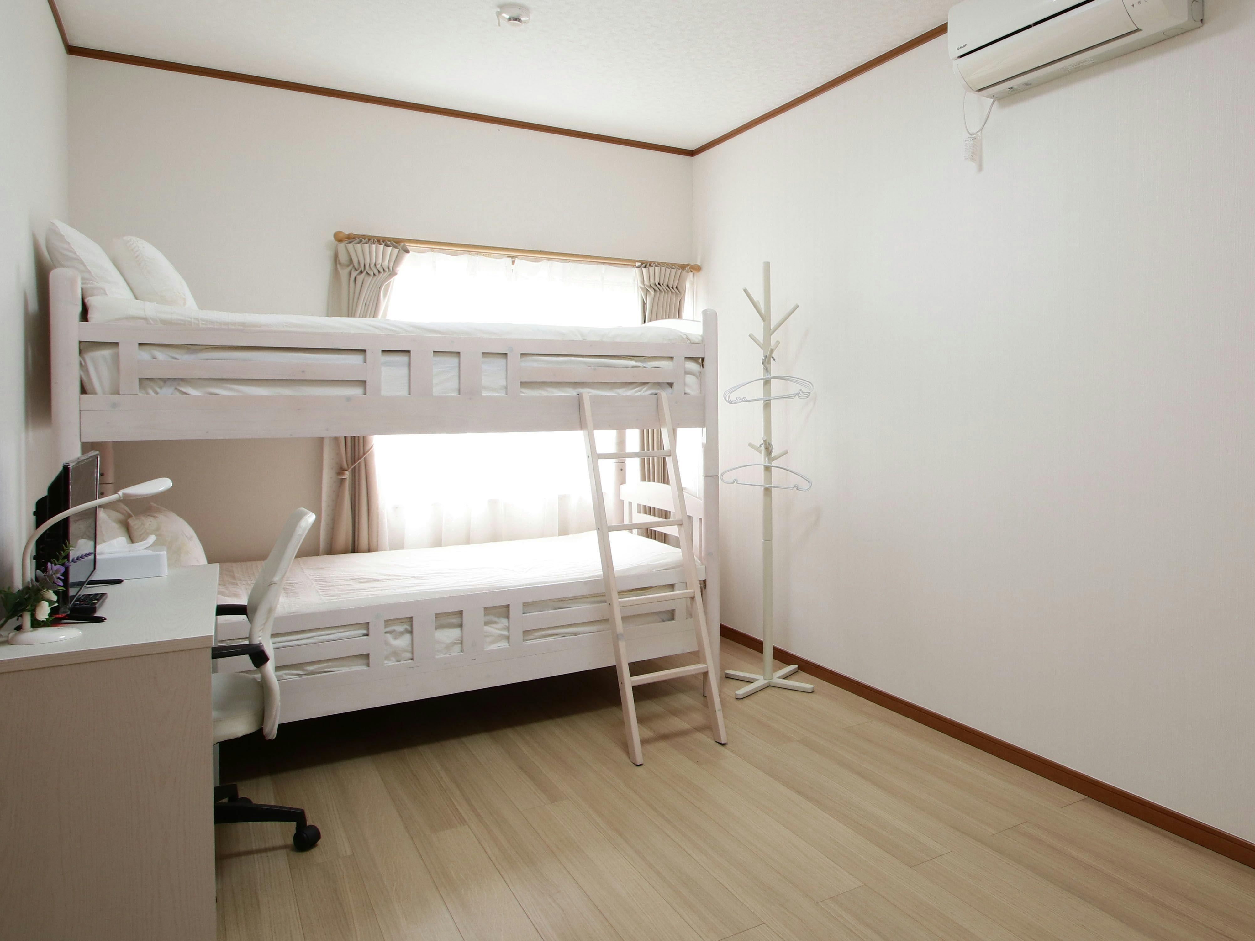 【ห้องพัก】ห้องนอนเตียงเดี่ยว ชั้น 1 (ห้อง ③)