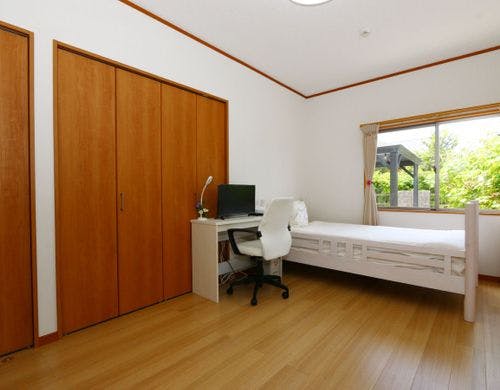 【客室】２階のツインベッドルーム☆