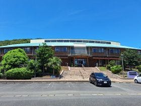 高山やぶさめ館